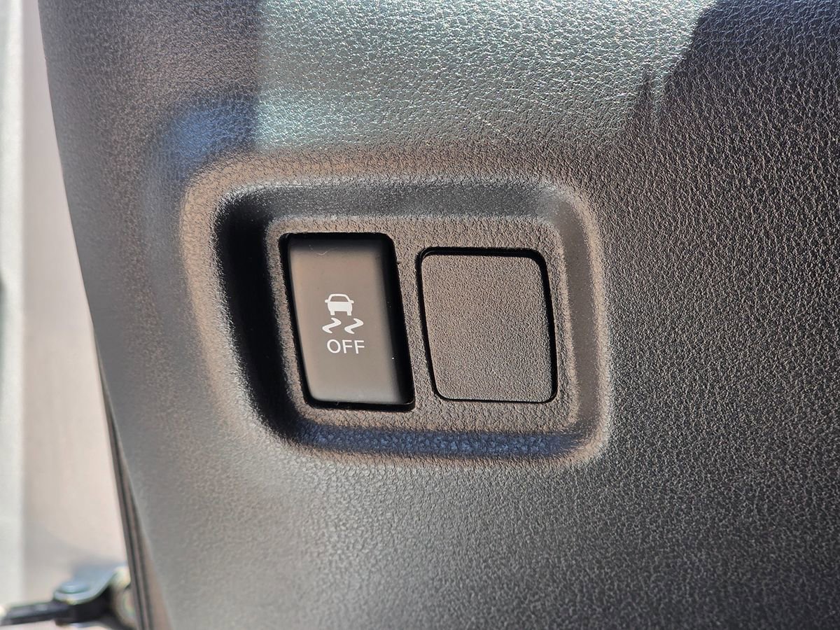Used 2017 Nissan Versa FWD image 46