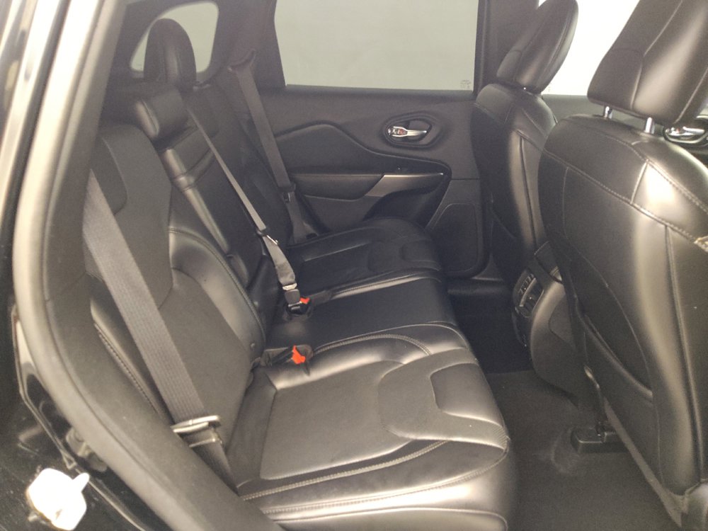 Used 2019 Jeep Cherokee Limited AWD/4WD image 19