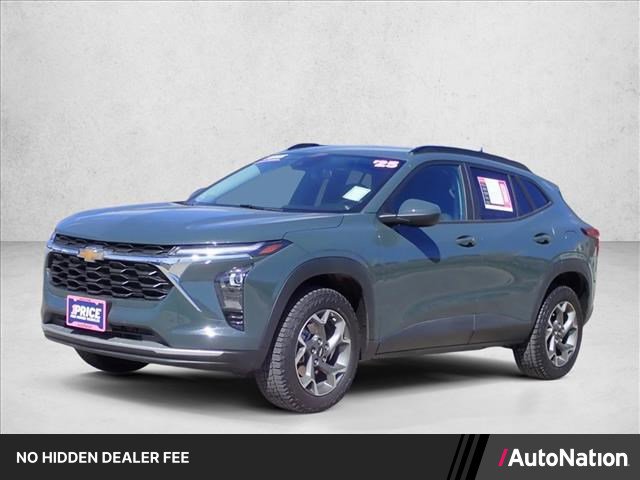 Used 2025 Chevrolet Trax LT w/ Driver Confidence Package