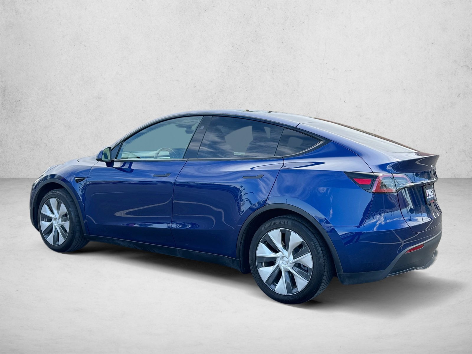 Used 2023 Tesla Model Y 2WD image 7
