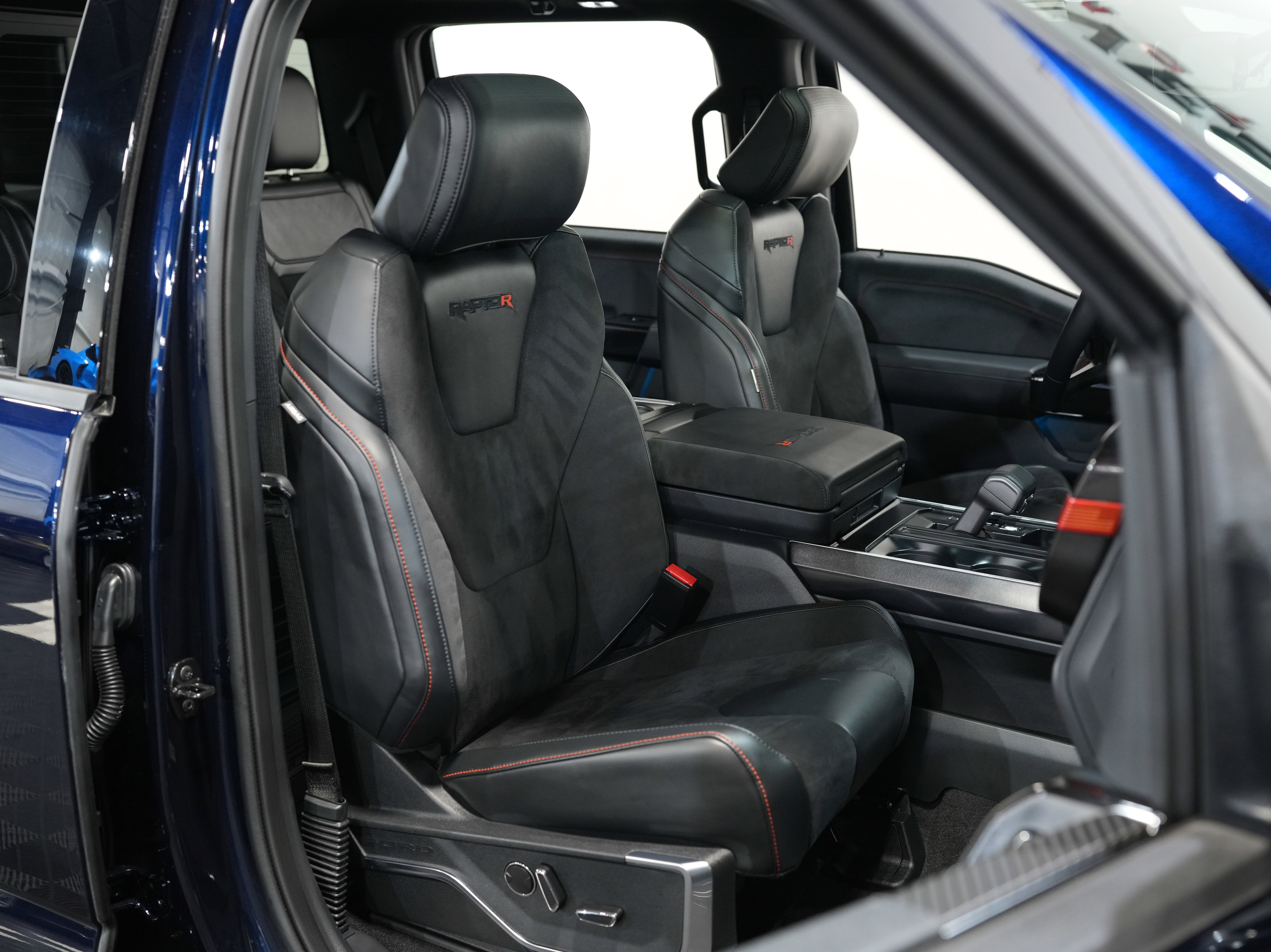 Used 2023 Ford F150 Raptor w/ Equipment Group 802A Raptor R image 39