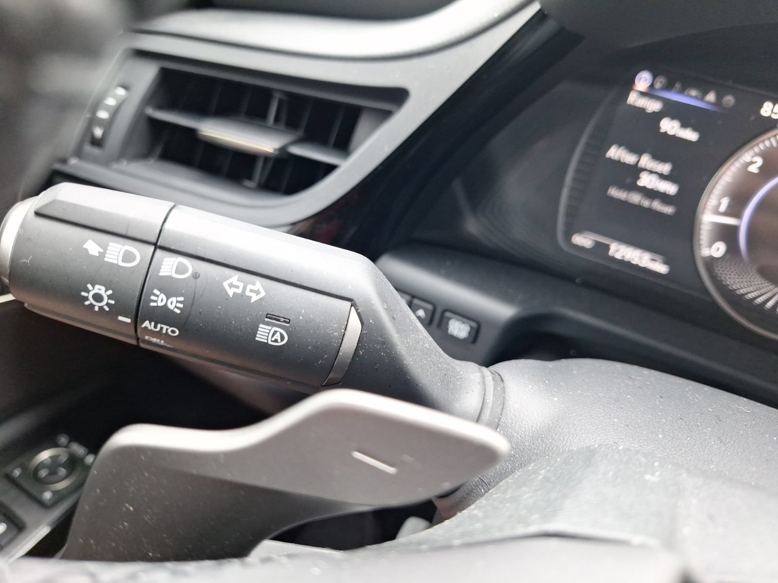 Used 2025 Lexus ES 350 Ultra Luxury FWD image 21