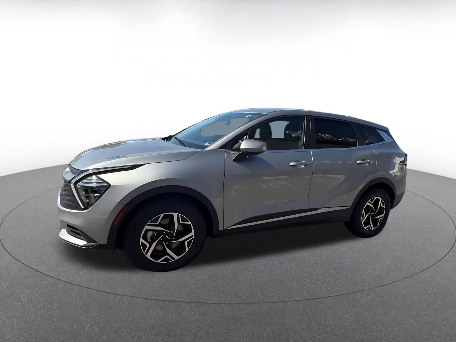 Used 2025 Kia Sportage LX image 8