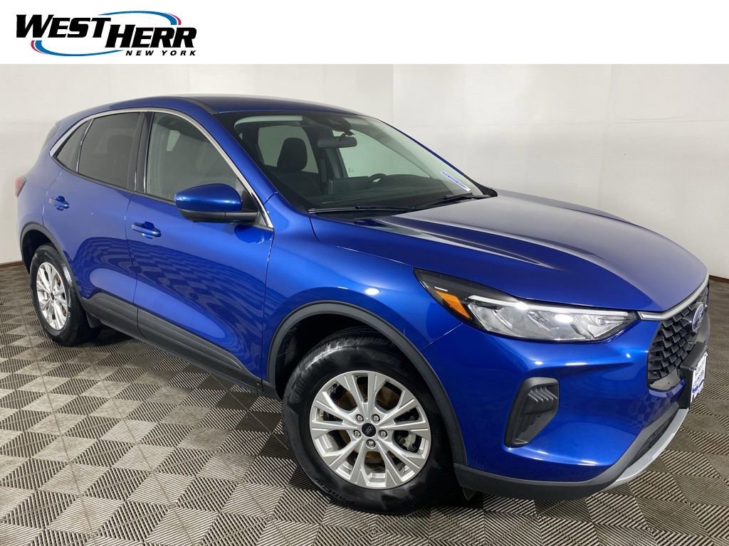 Used 2023 Ford Escape Active w/ Tech Pack #2 AWD/4WD image 1