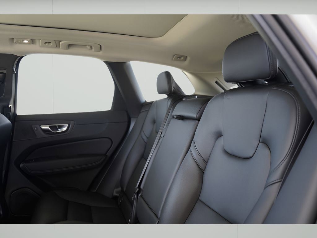 New 2025 Volvo XC60 B5 Core w/ Climate Package image 20