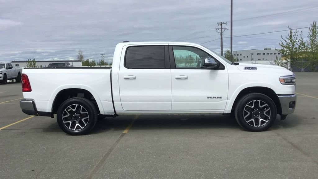 Certified 2025 RAM 1500 Laramie AWD/4WD image 9