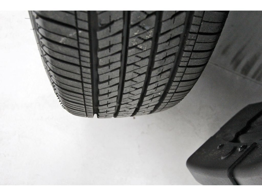 Used 2026 Nissan Kicks SV FWD image 28