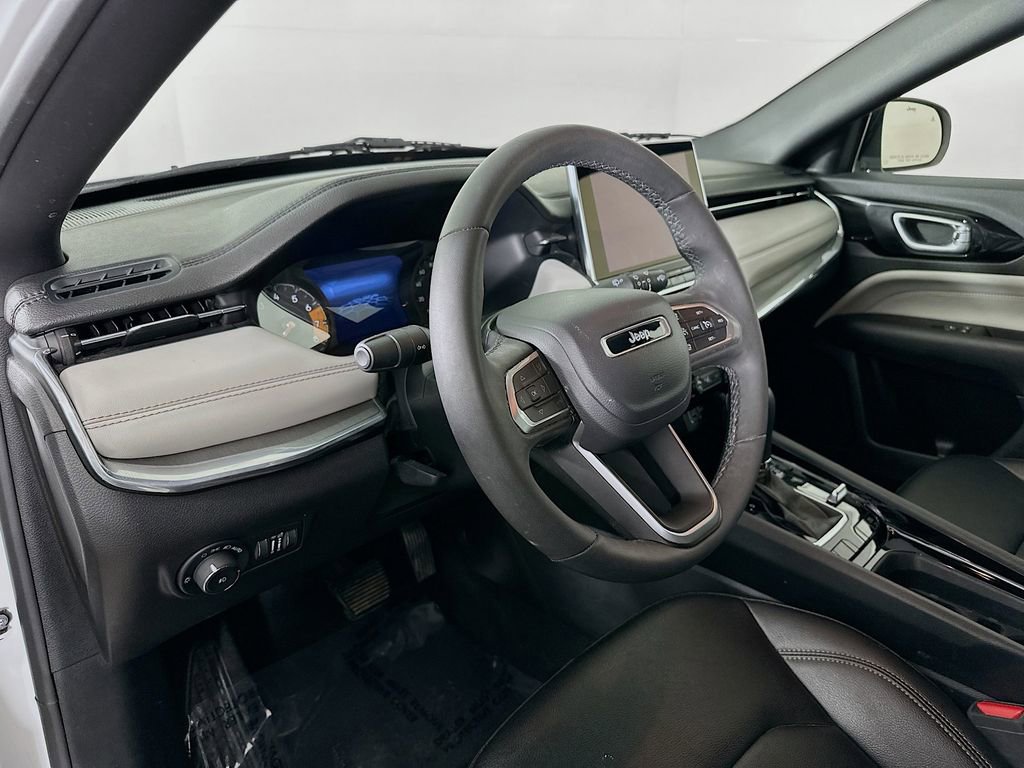 Certified 2024 Jeep Compass Limited AWD/4WD image 16