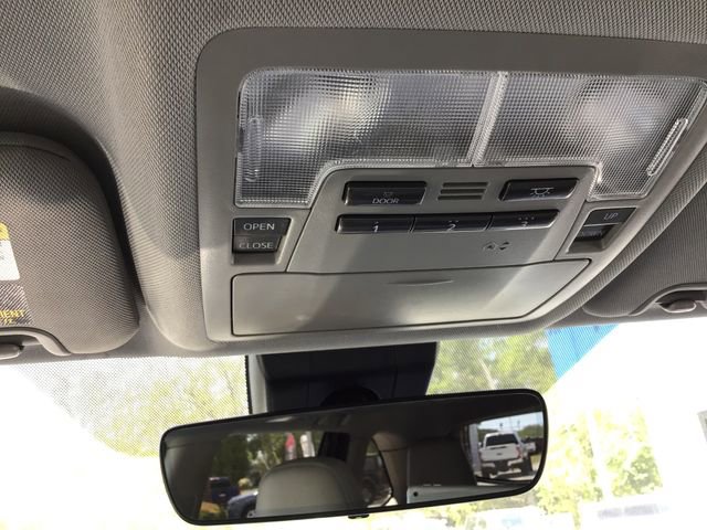 Used 2019 Toyota Highlander XLE AWD/4WD image 31