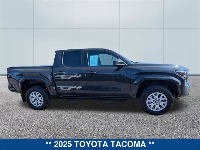 Used 2025 Toyota Tacoma SR5 AWD/4WD image 6