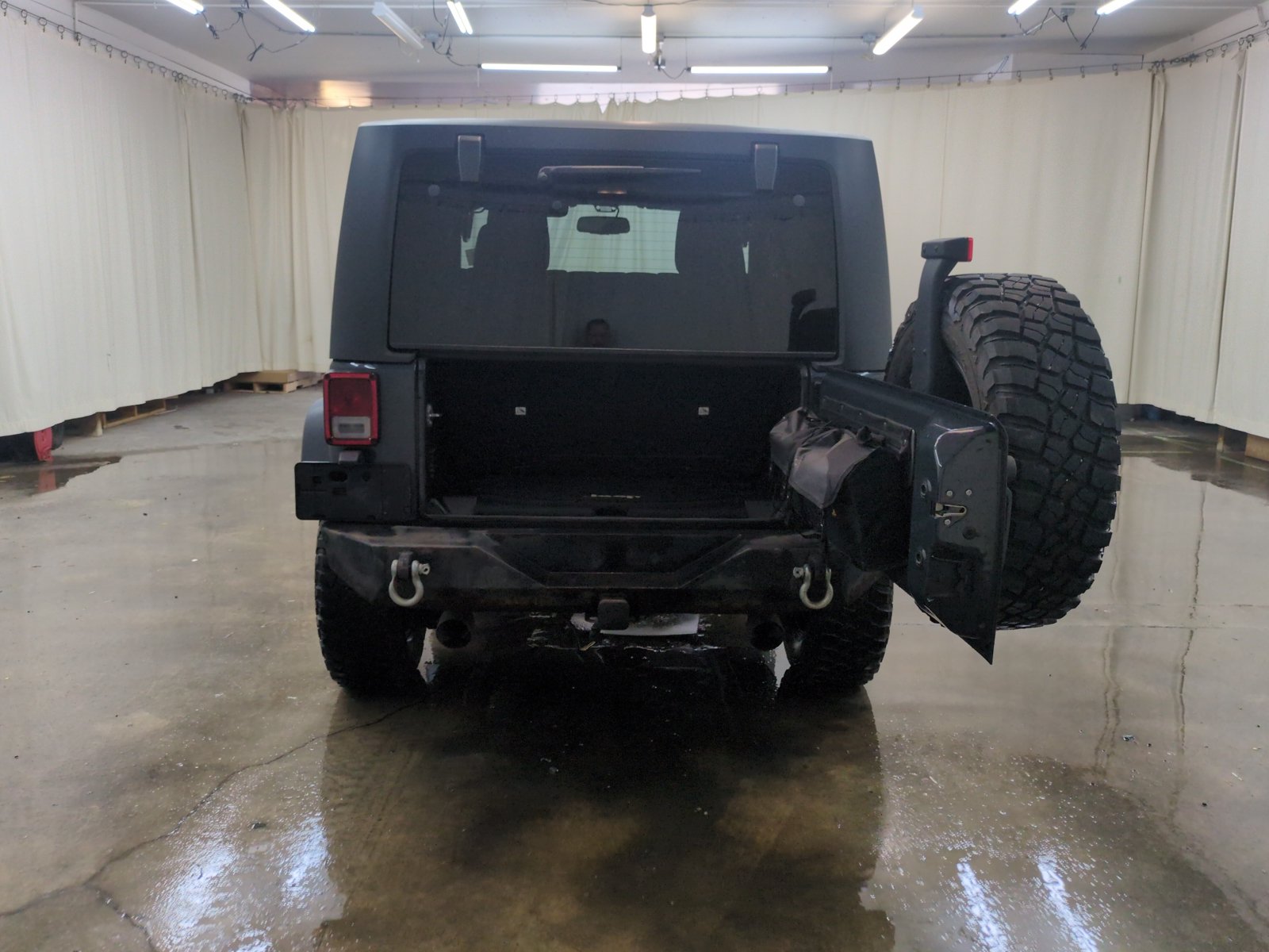 Used 2017 Jeep Wrangler Sport AWD/4WD image 7