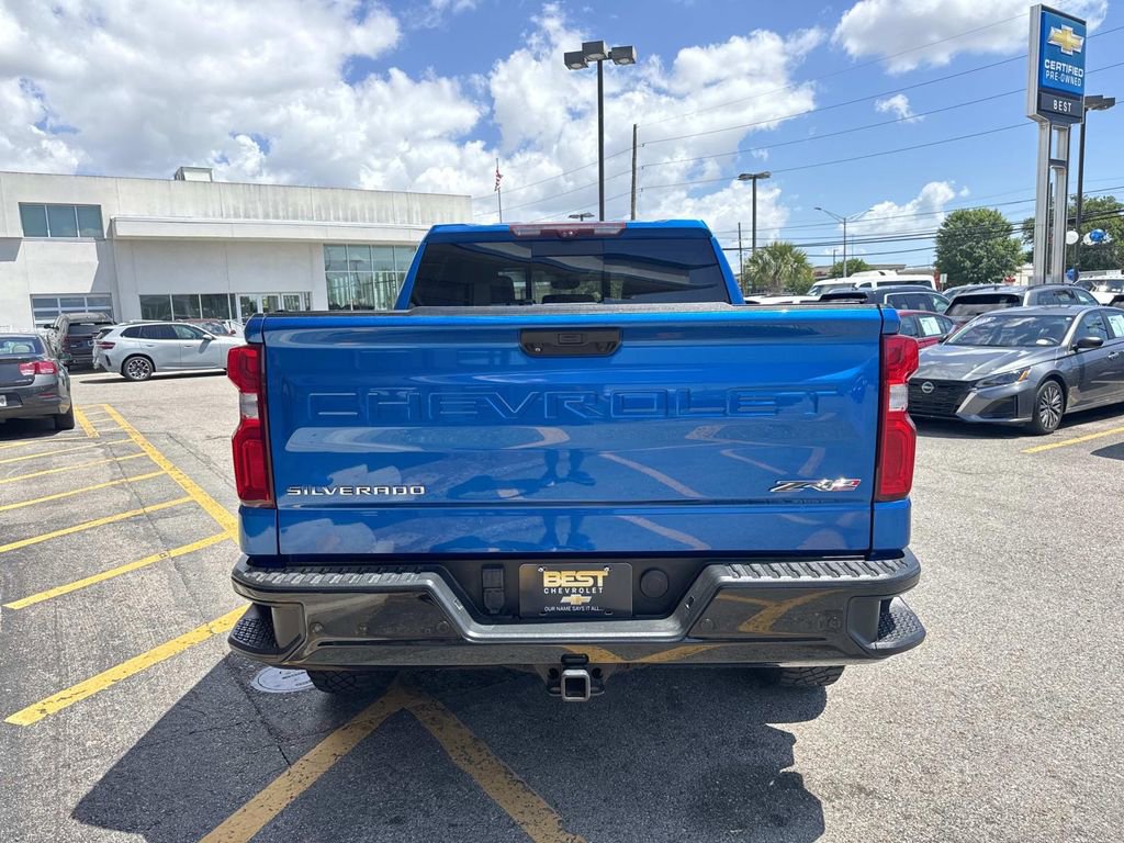 Used 2022 Chevrolet Silverado 1500 ZR2 w/ Technology Package image 7