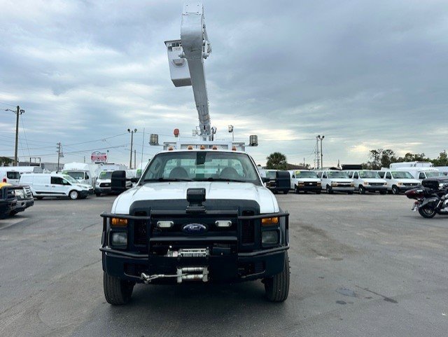 Used 2009 Ford F550 2WD Regular Cab Super Duty image 3