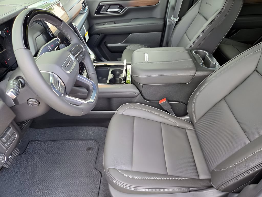 New 2026 GMC Yukon Denali w/ Advanced Technology Package AWD/4WD image 8