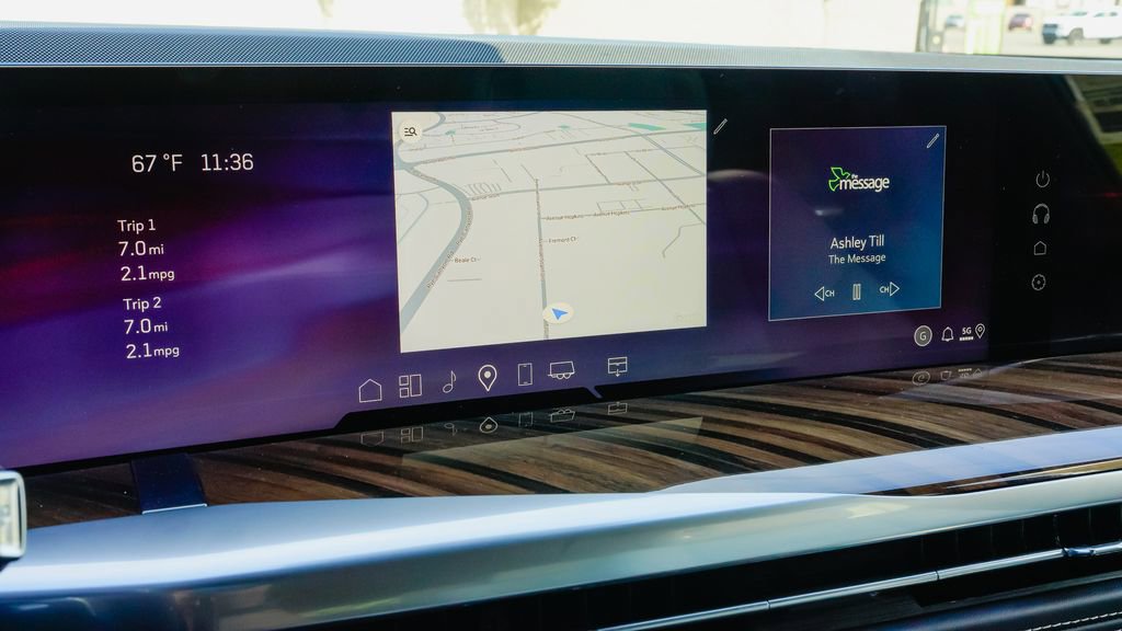 New 2026 Cadillac Escalade ESV Platinum Sport w/ LPO, ONYX Package image 19