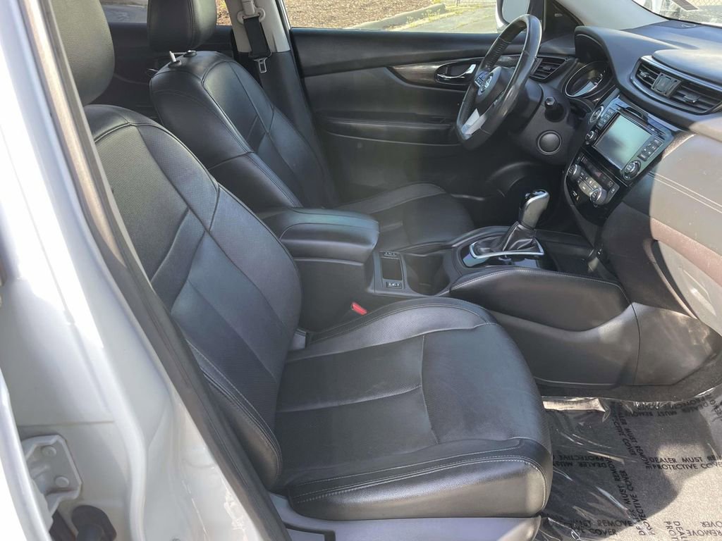 Used 2017 Nissan Rogue SL w/ SL Premium Package image 48