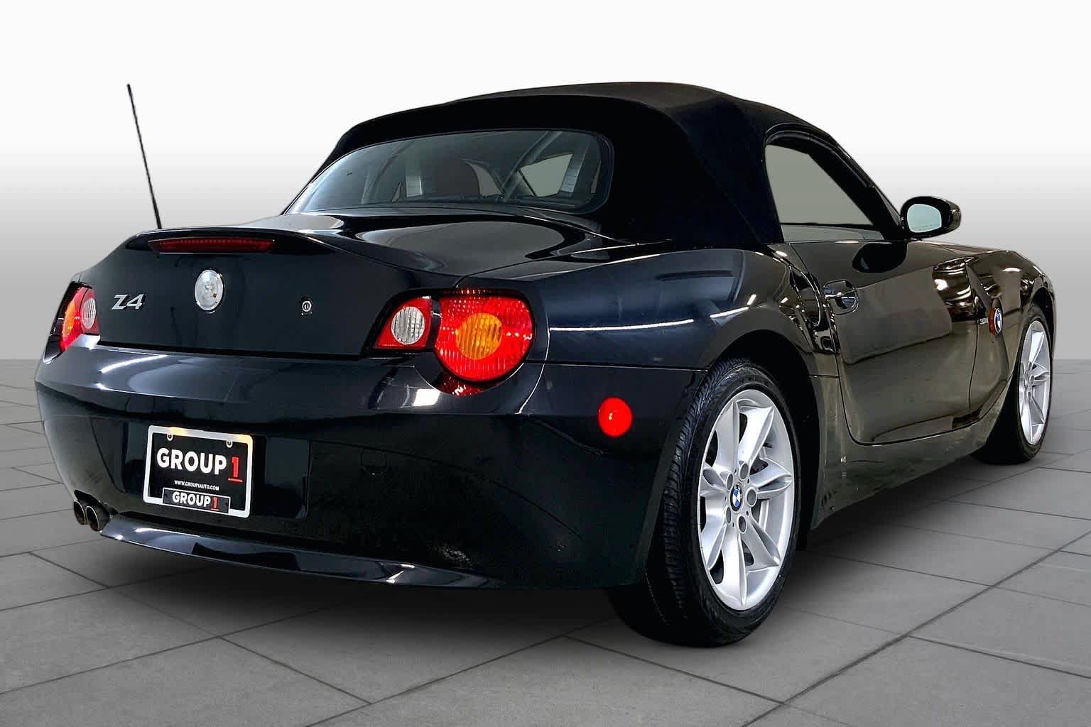 Used 2004 BMW Z4 3.0i RWD image 12