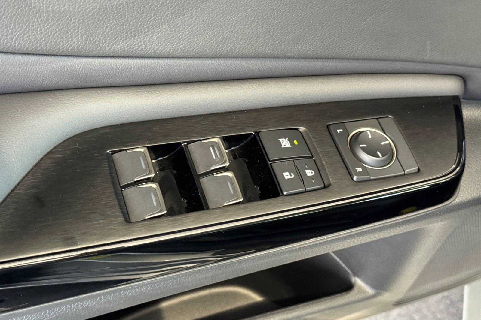 Certified 2024 Lexus ES 350 w/ Accessory Package (Z1) FWD image 13