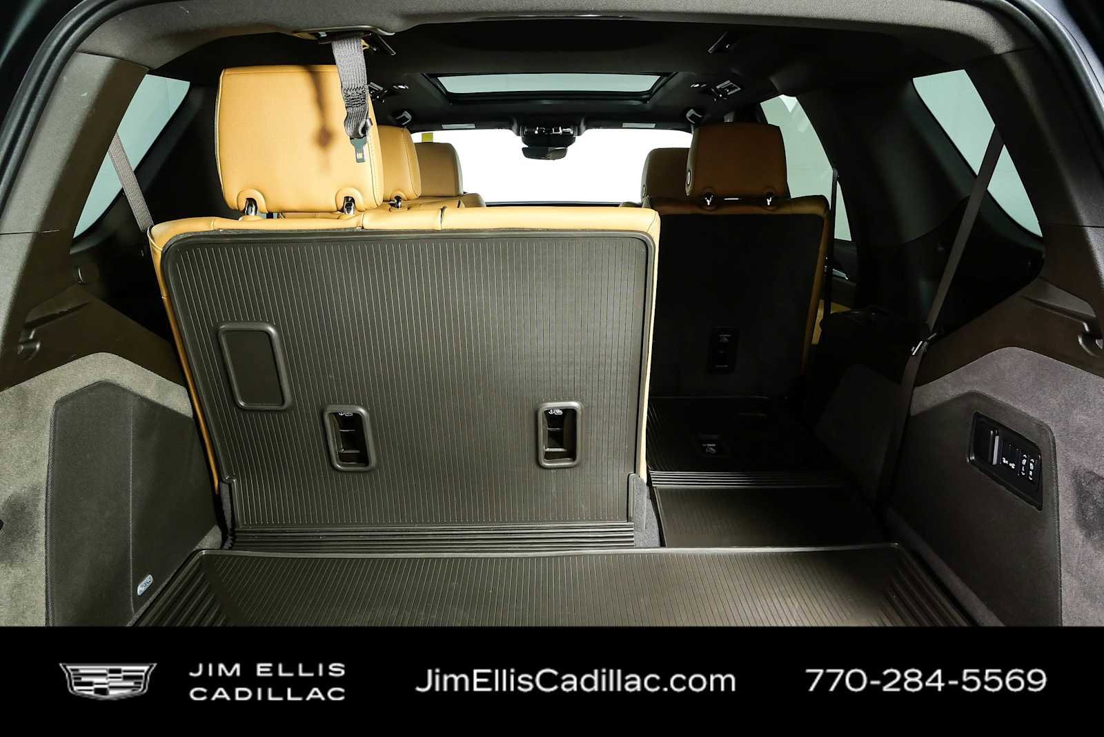 Used 2025 Cadillac Escalade Premium Luxury RWD image 34