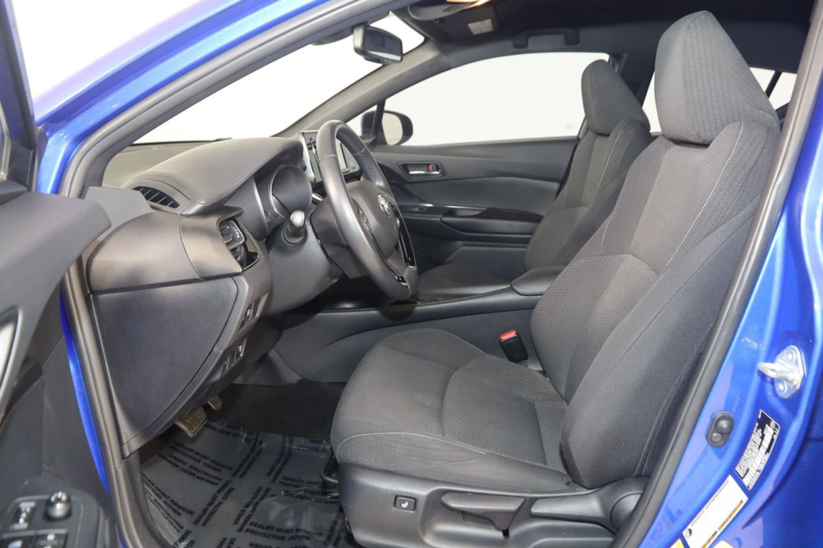 Used 2018 Toyota C-HR XLE FWD image 10