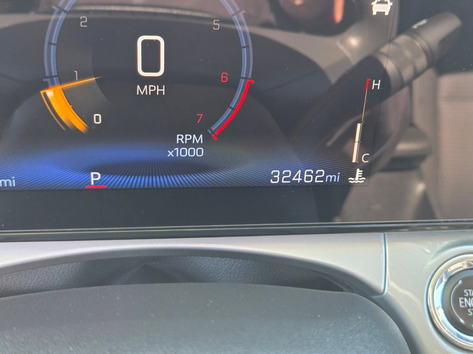 Used 2025 Chevrolet Trax LT FWD image 18