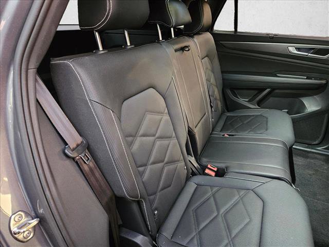 Used 2025 Volkswagen Atlas Cross Sport SE image 19