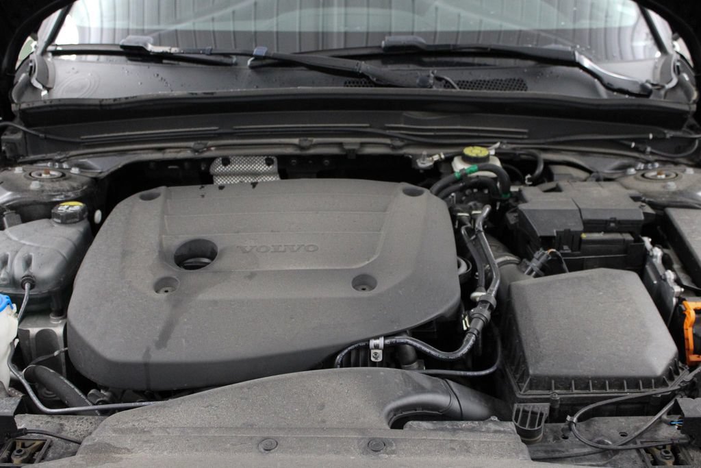 Used 2024 Volvo XC40 B5 Plus AWD/4WD image 44