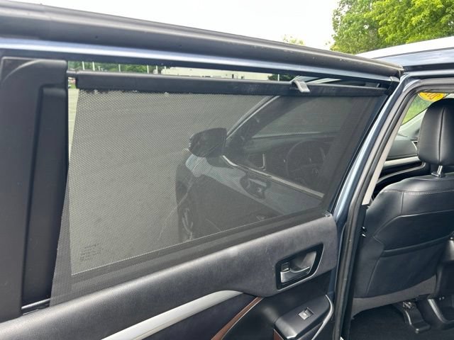 Used 2019 Toyota Highlander XLE AWD/4WD image 28