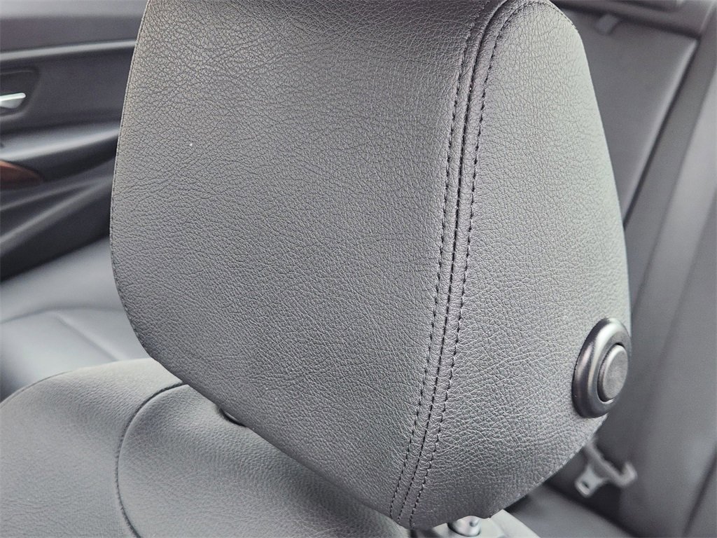 Used 2016 BMW 320i Sedan image 24