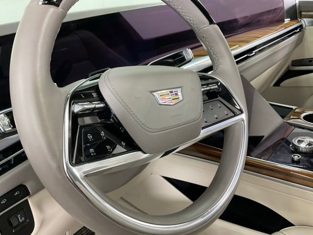 Certified 2025 Cadillac Escalade ESV Sport Platinum image 17