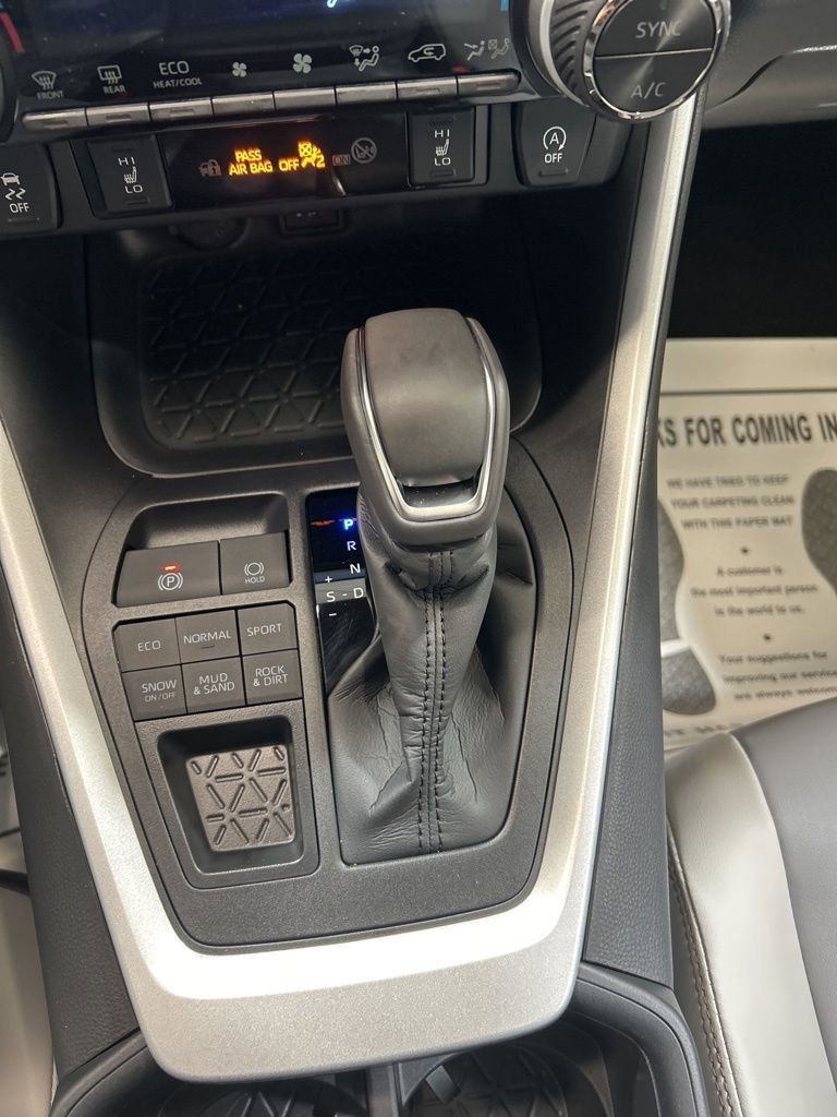 Used 2025 Toyota RAV4 XLE Premium image 27