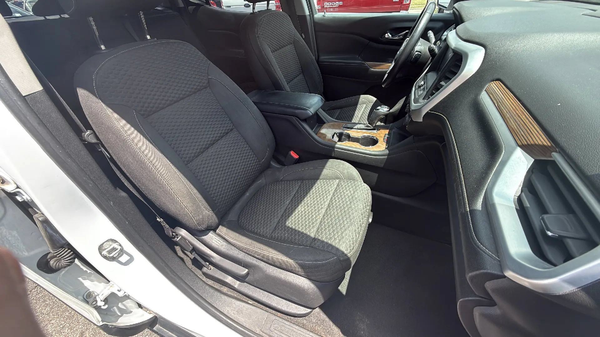 Used 2018 GMC Acadia SLE FWD image 11