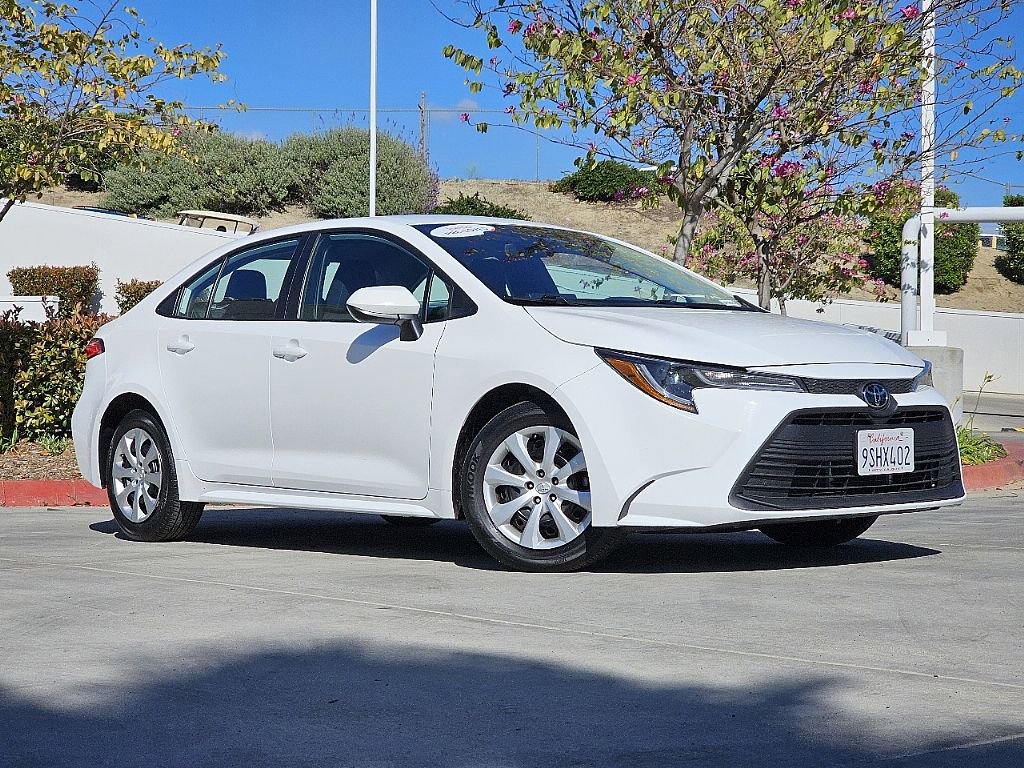 Used 2025 Toyota Corolla LE image 4
