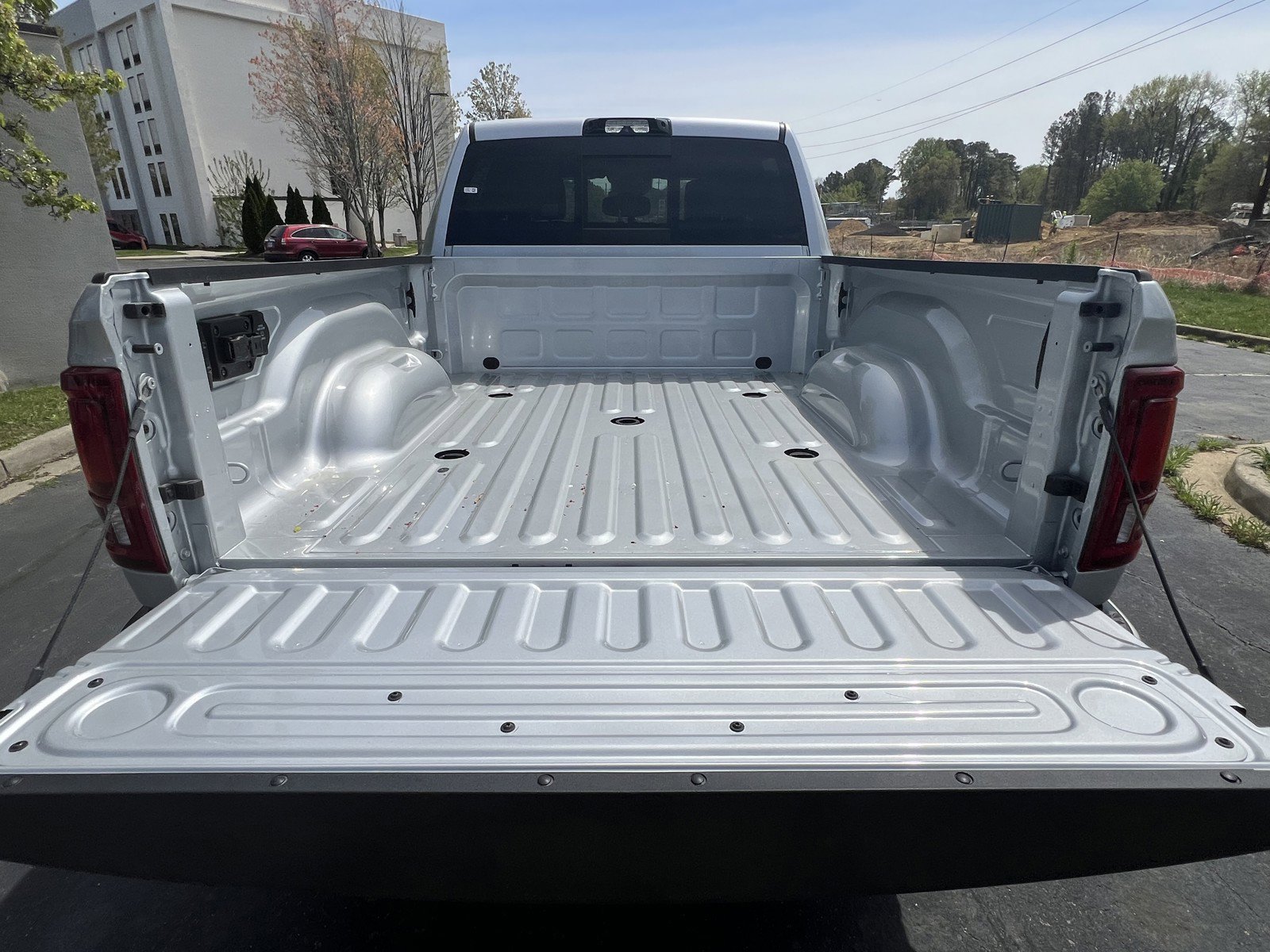 New 2026 RAM 2500 Laramie AWD/4WD image 9