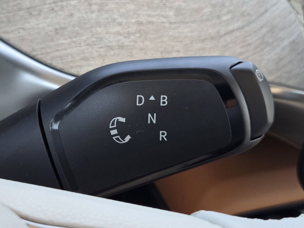 New 2025 Volkswagen ID. Buzz 1st Edition image 17