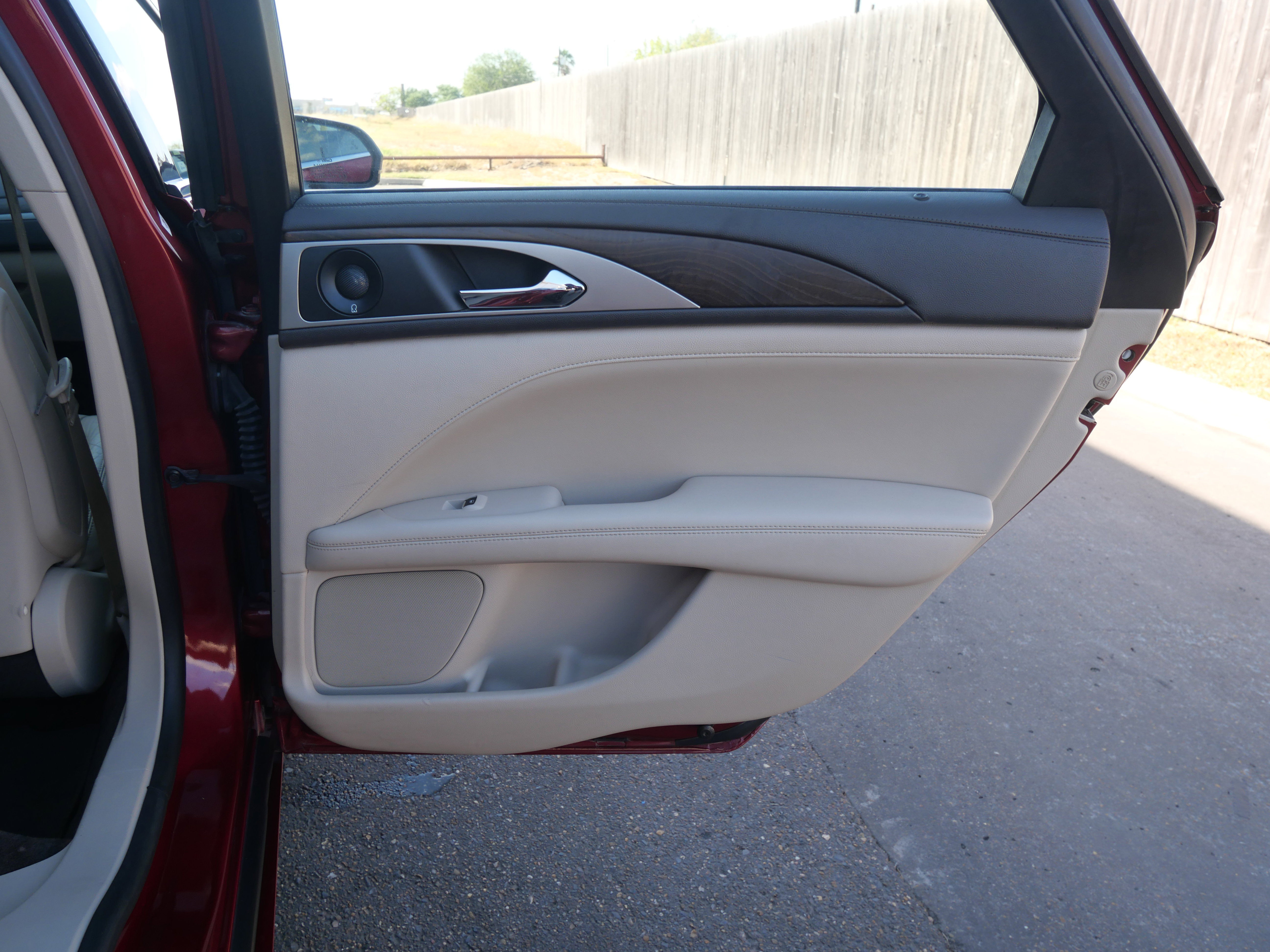 Used 2018 Lincoln MKZ Reserve image 11