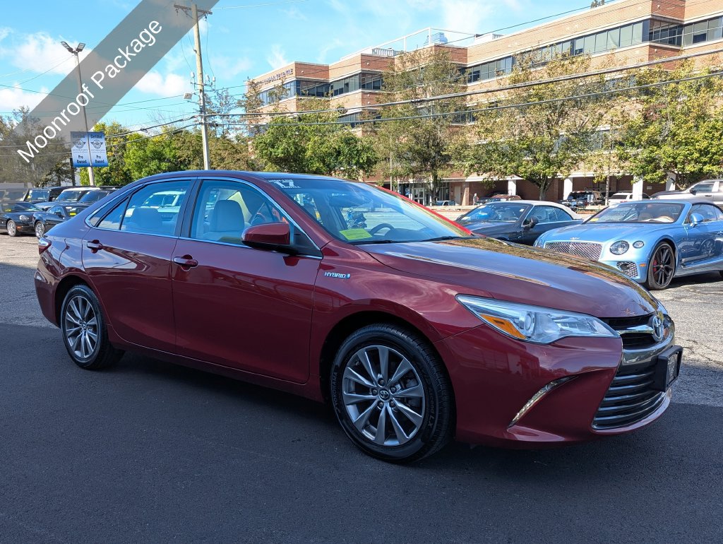 Used 2017 Toyota Camry XLE w/ Moonroof Package FWD image 6