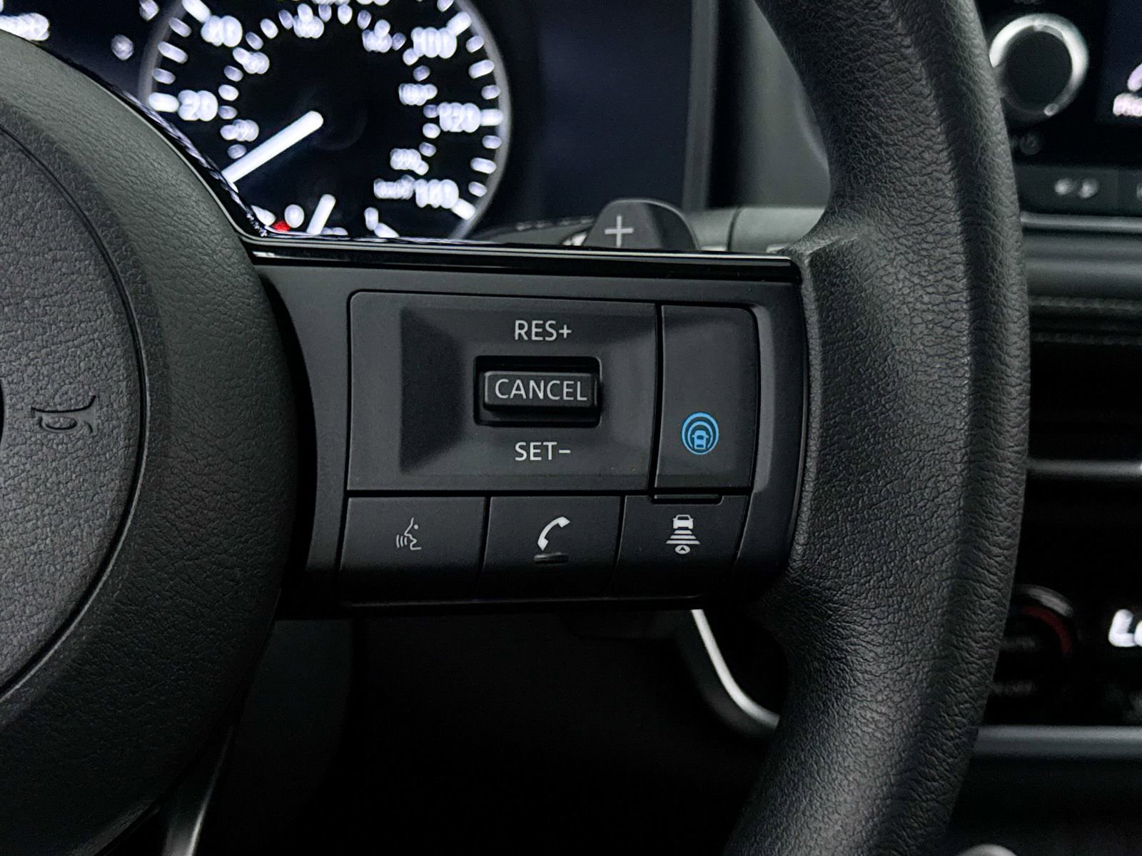 Used 2022 Nissan Rogue SV image 34