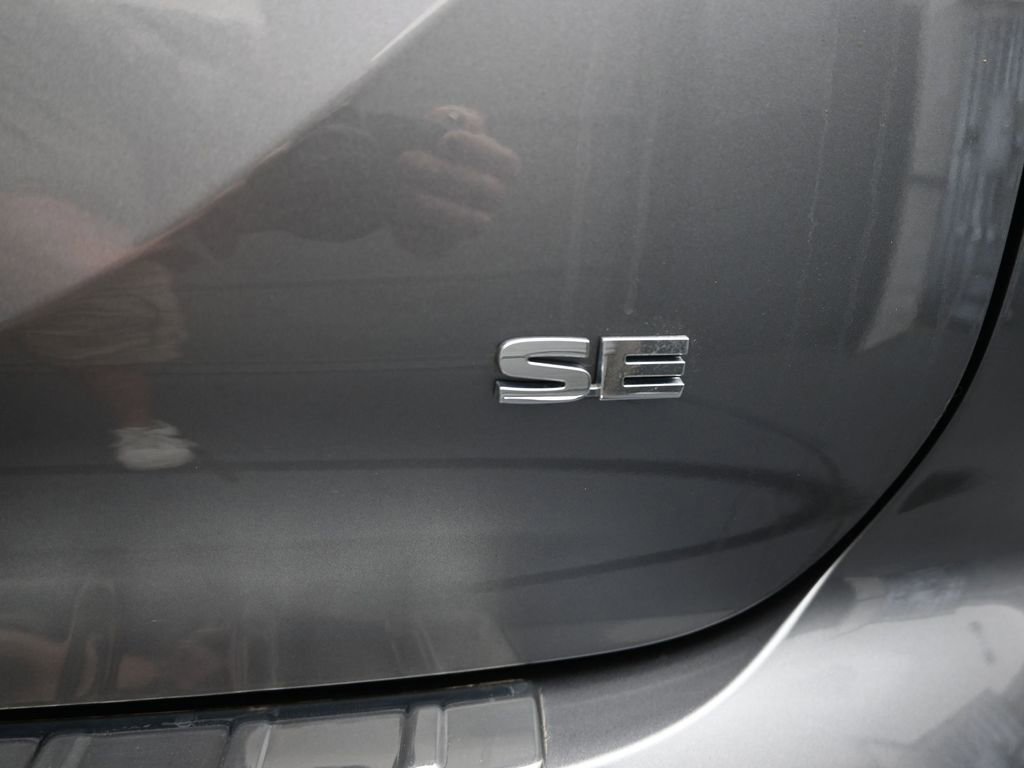 Used 2024 Mitsubishi Outlander SE image 11