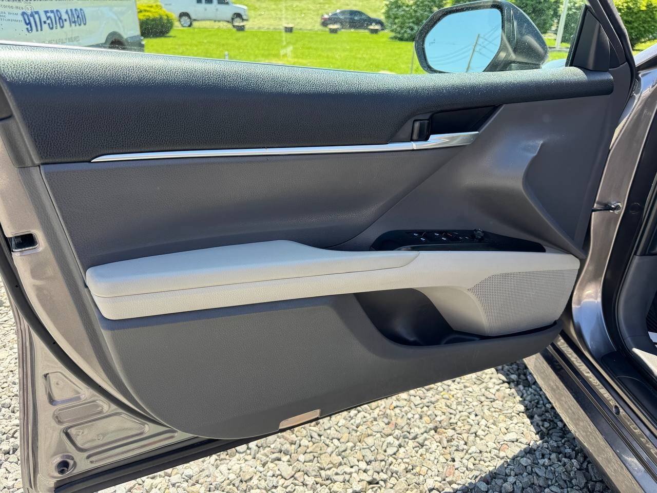 Used 2019 Toyota Camry LE w/ Convenience Package FWD image 22
