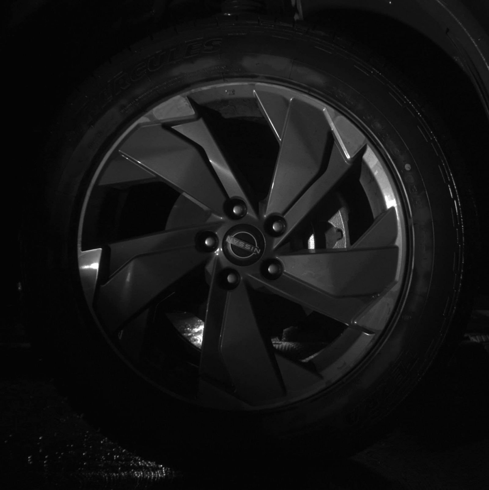 Used 2025 Nissan Rogue SV FWD image 16