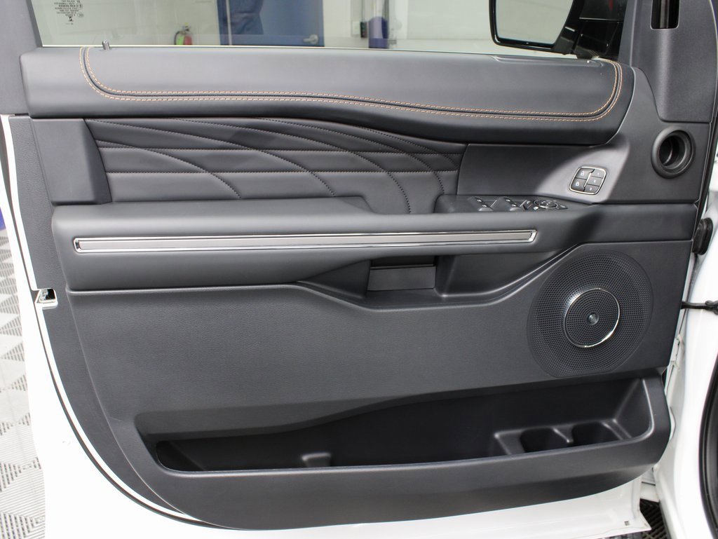 Used 2024 Ford Expedition Platinum image 73