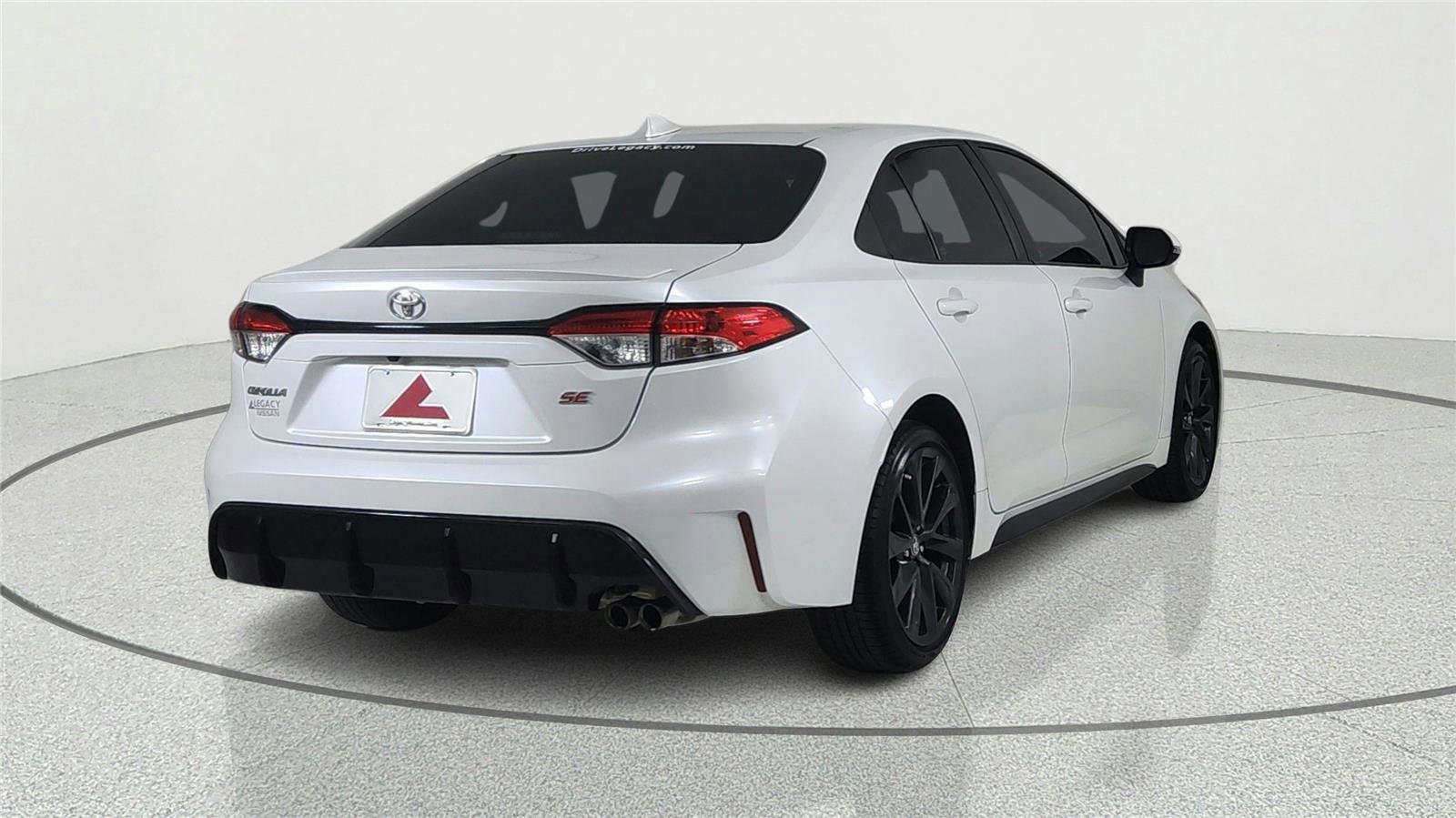Used 2024 Toyota Corolla SE FWD image 5