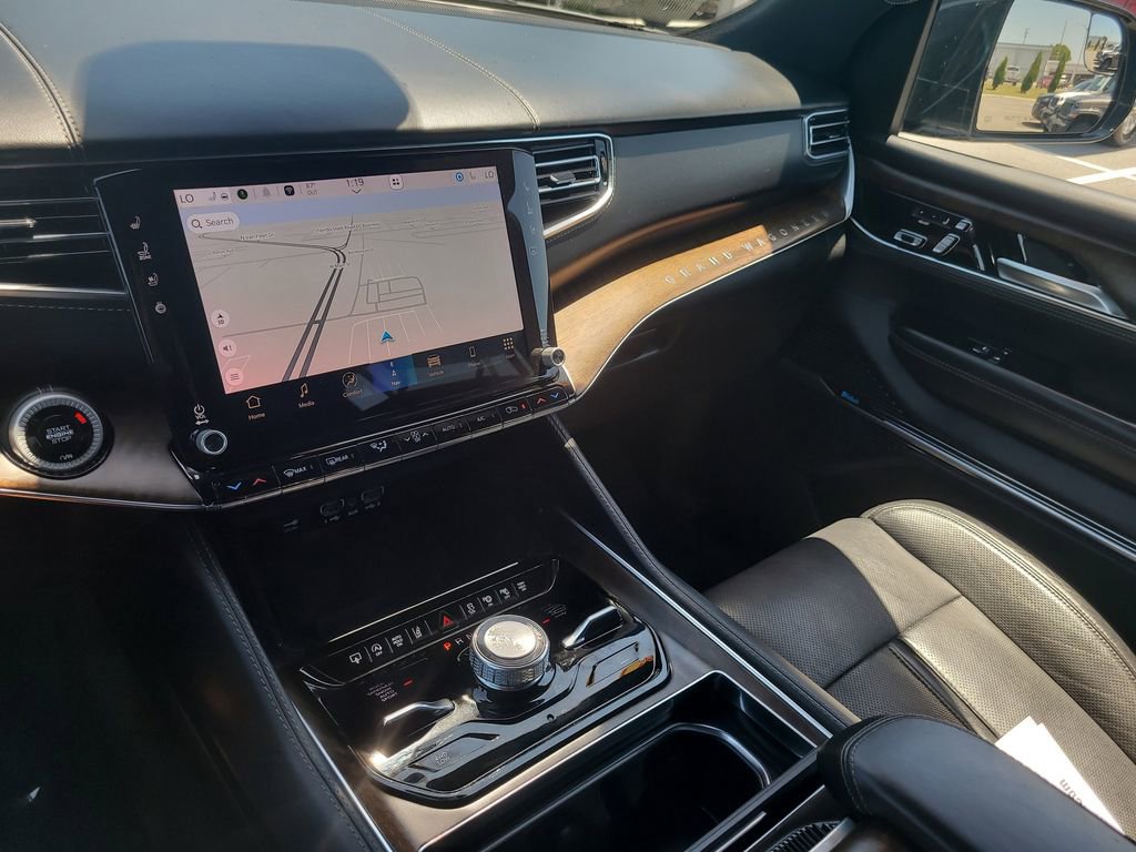 Used 2024 Jeep Grand Wagoneer L 4WD image 21