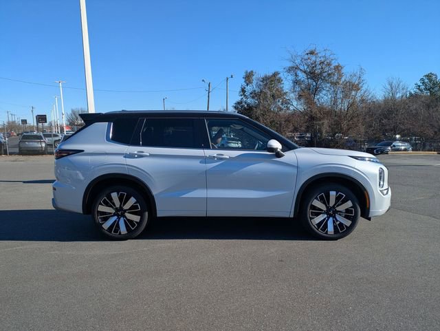 New 2026 Mitsubishi Outlander SEL image 2
