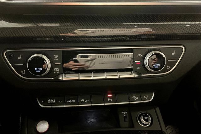 Used 2018 Audi SQ5 Prestige w/ Prestige Package image 32