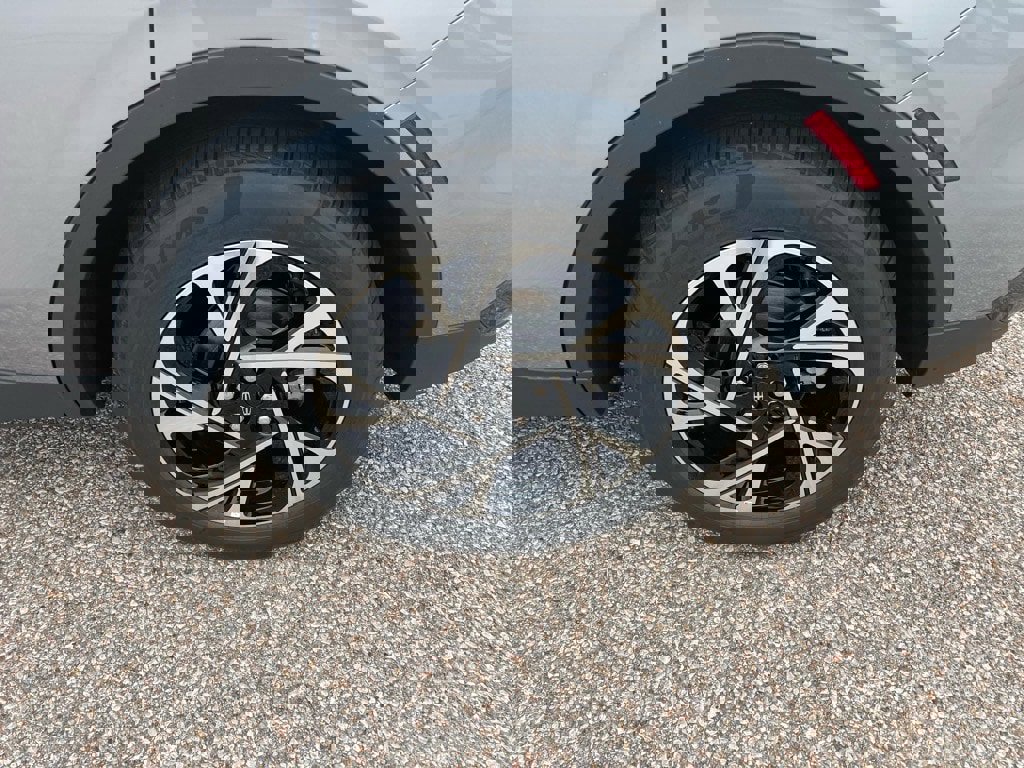 New 2025 Lincoln Nautilus Premier w/ Equipment Group 102A image 3