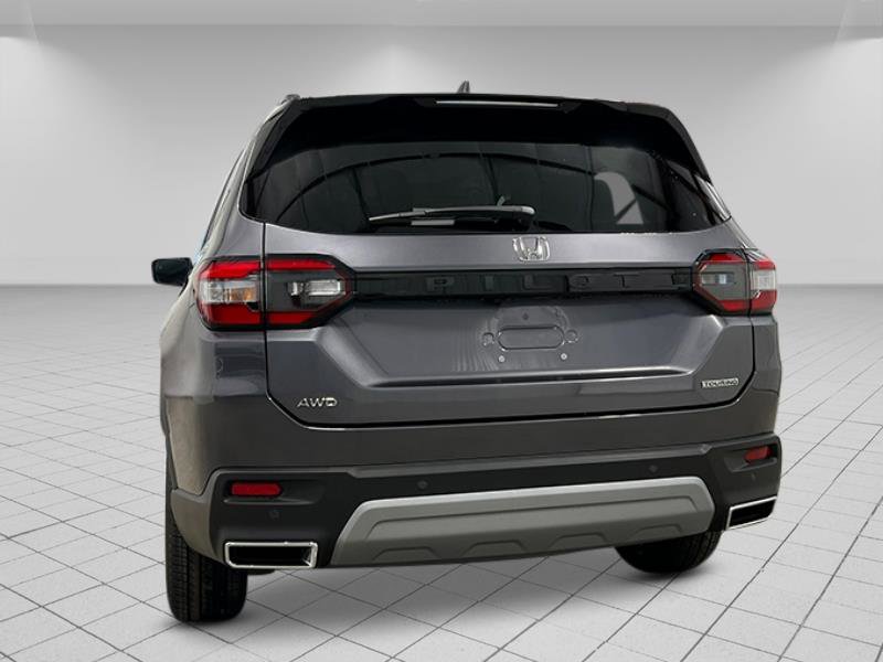 New 2025 Honda Pilot Touring image 4