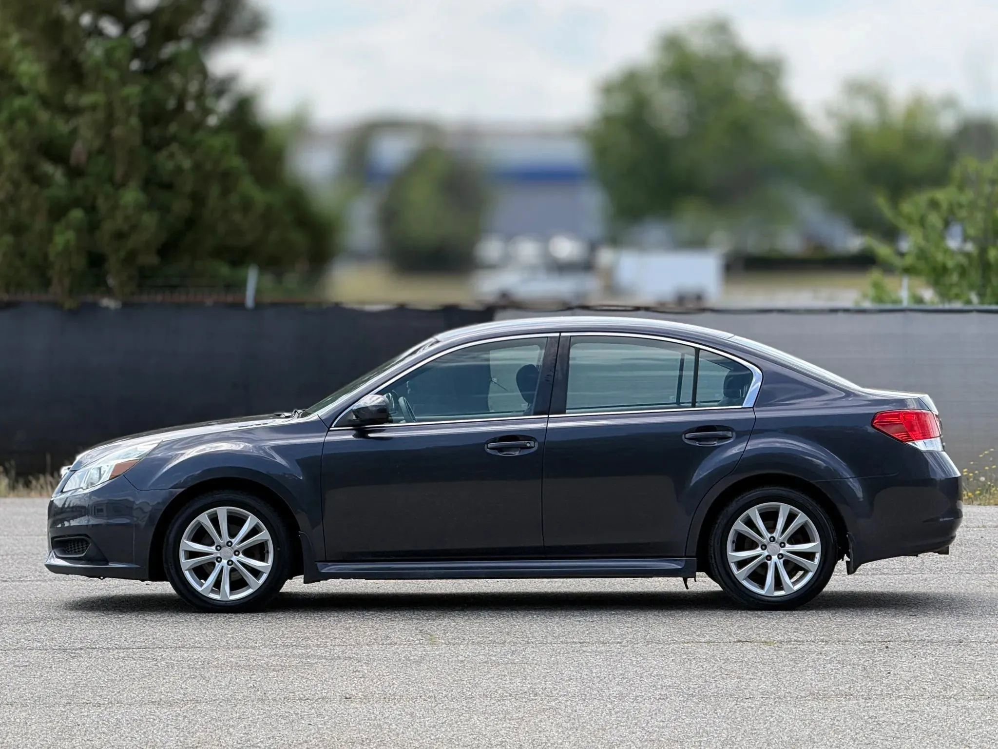 Used 2013 Subaru Legacy 2.5i Premium w/ All-Weather Pkg AWD/4WD image 8
