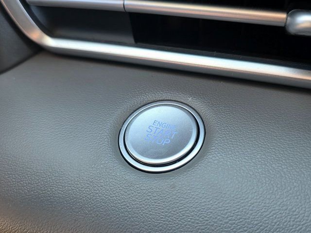 Certified 2025 Hyundai Elantra Sport image 27
